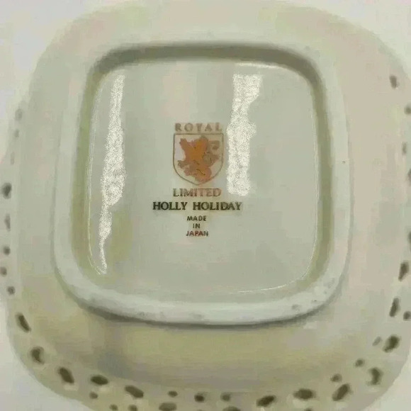 Royal Limited Holly Holiday Ceramic Bowl Holly & Berry Decoration & Rim Piercing - Picture 7 of 9